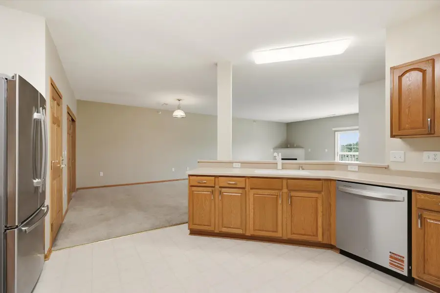 6020 S Buckhorn Ave, Cudahy, WI 53110 - #3
