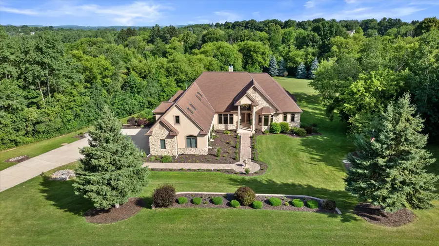 4042 Coopers Hawk Dr, Richfield, WI 53033 - #2