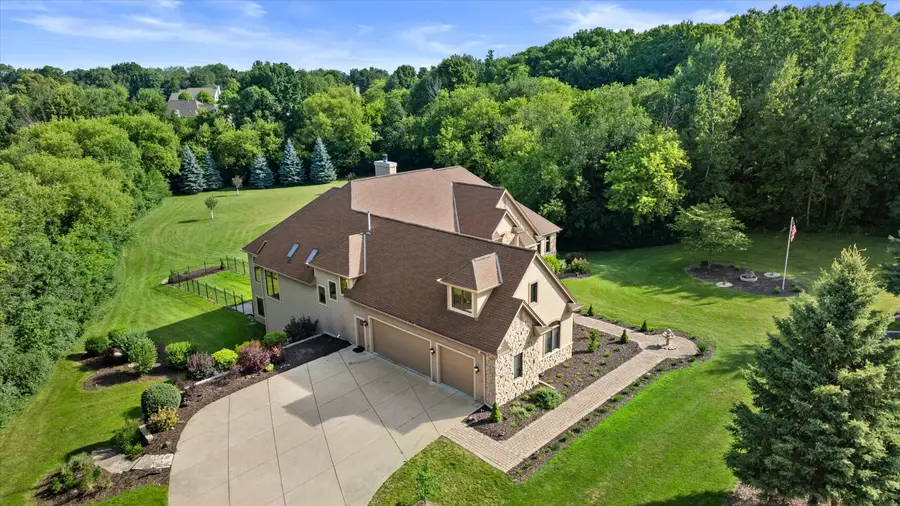 4042 Coopers Hawk Dr, Richfield, WI 53033 - #3