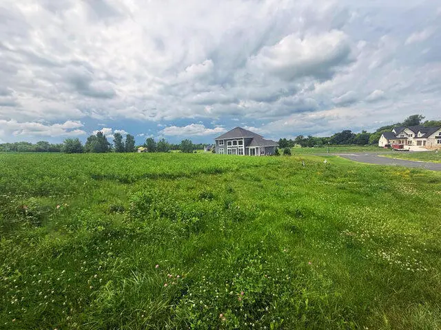 W2371 Gabriel Ct, Ashippun, WI 53066 - #2