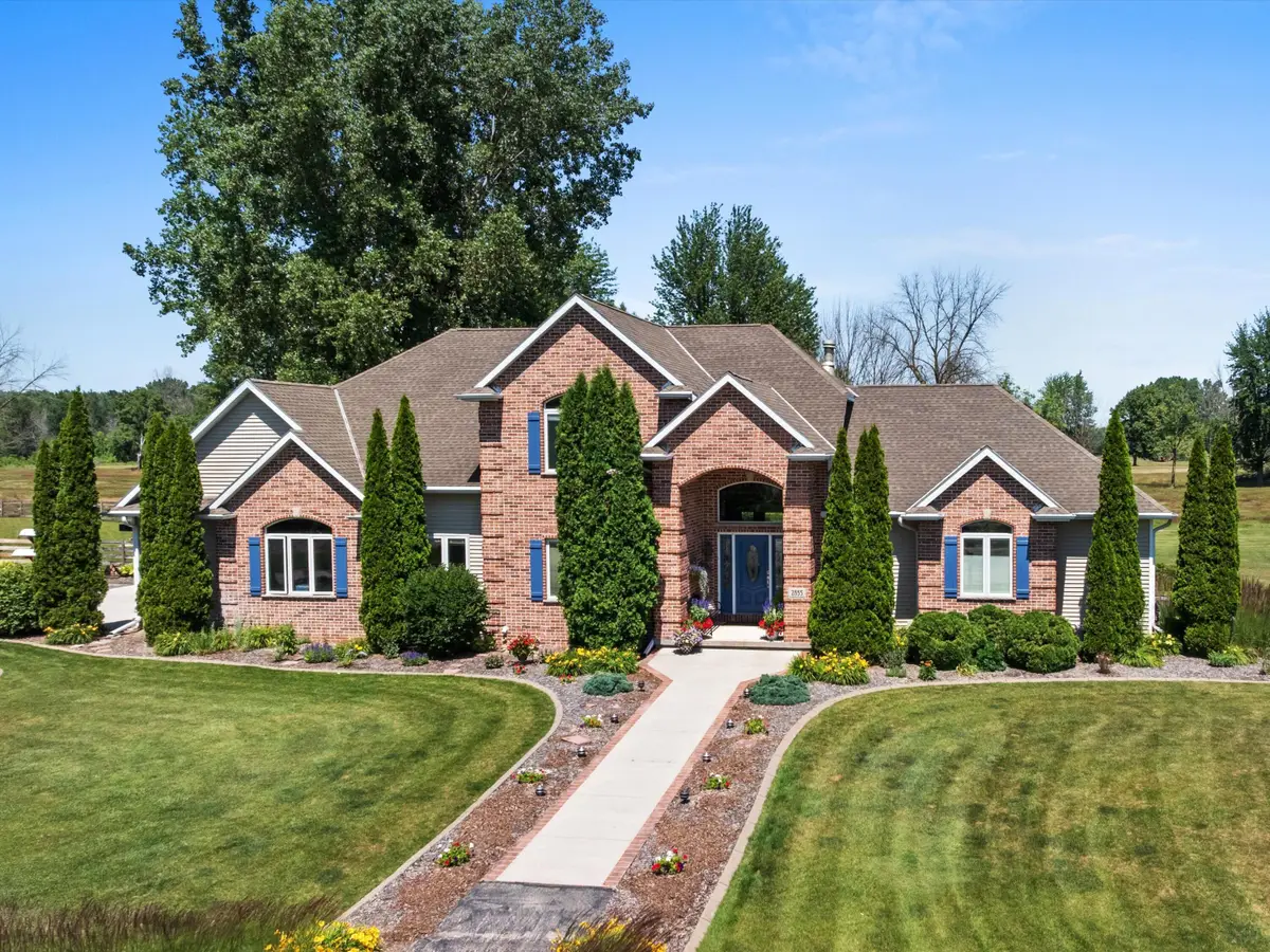 2855 Augusta Way, Manitowoc Rapids, WI 54230 - #1