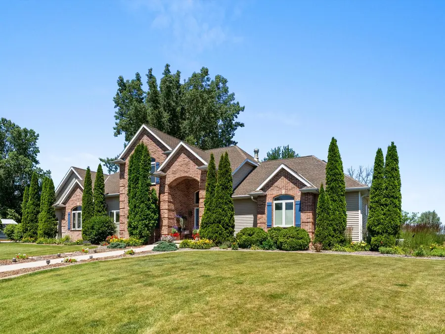 2855 Augusta Way, Manitowoc Rapids, WI 54230 - #2