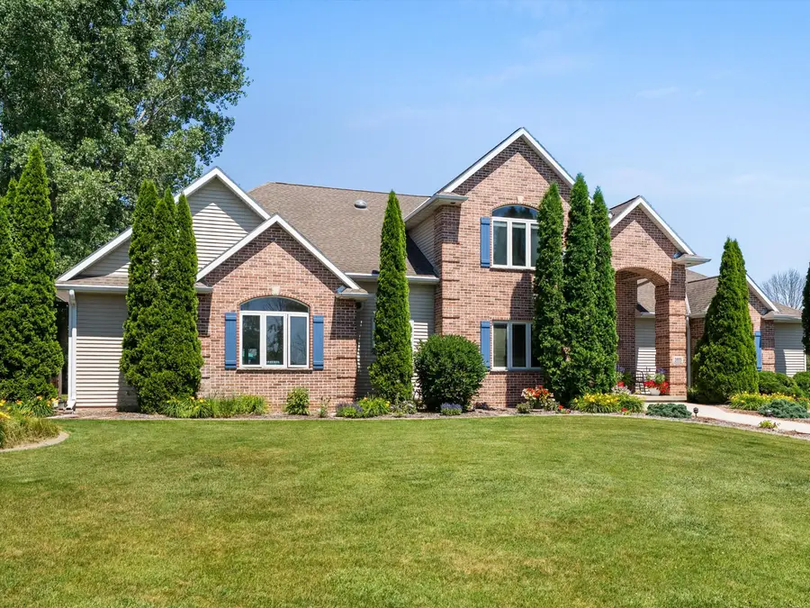 2855 Augusta Way, Manitowoc Rapids, WI 54230 - #3