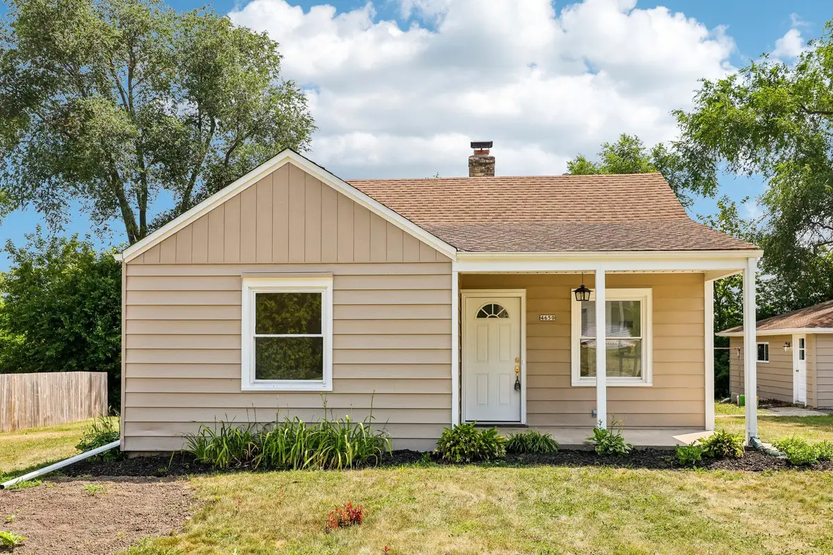 4650 S 109th St, Greenfield, WI 53228 - #1