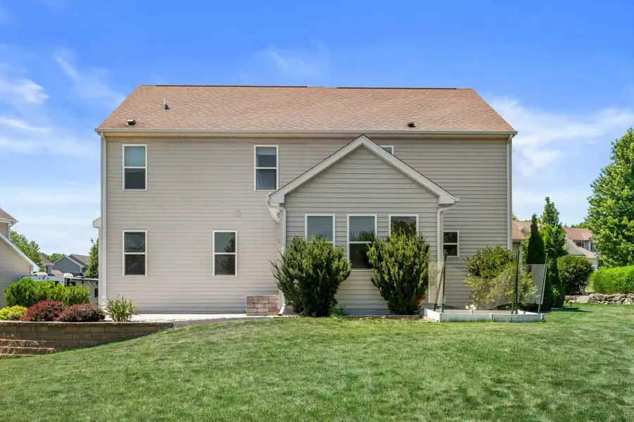 2305 Rustic Woods Ct, Waukesha, WI 53188 - #3