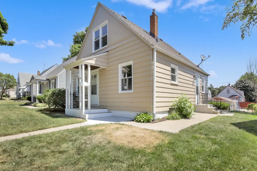 3716 S 19th St, Milwaukee, WI 53221 - #2