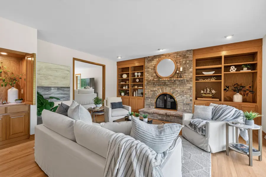 10531 N Haddonstone Pl, Mequon, WI 53092 - #3