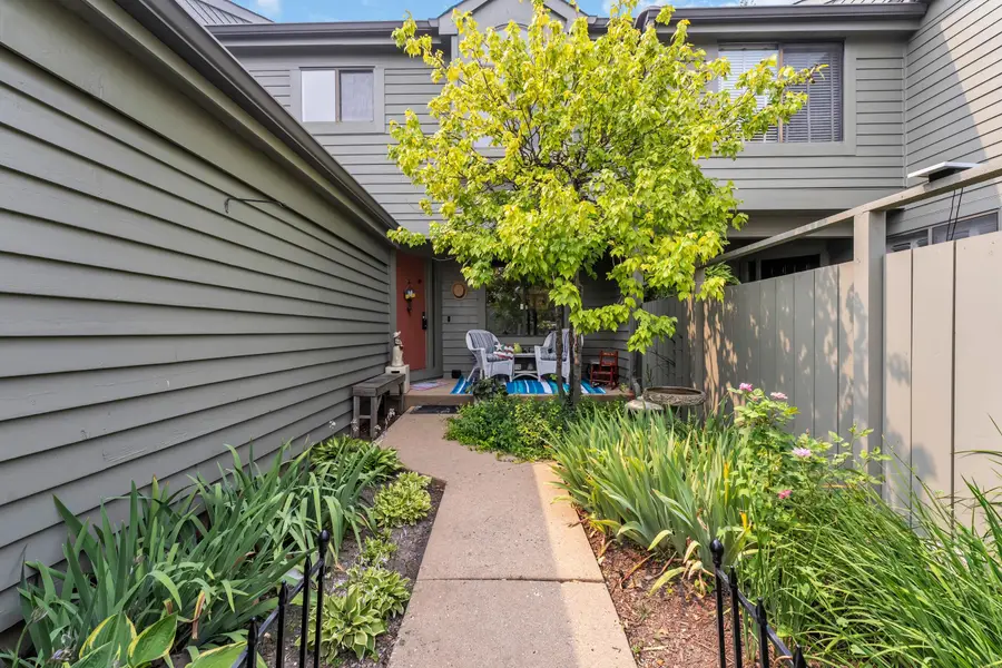 900 Shoreline Rd, Barrington, IL 60010 - #2