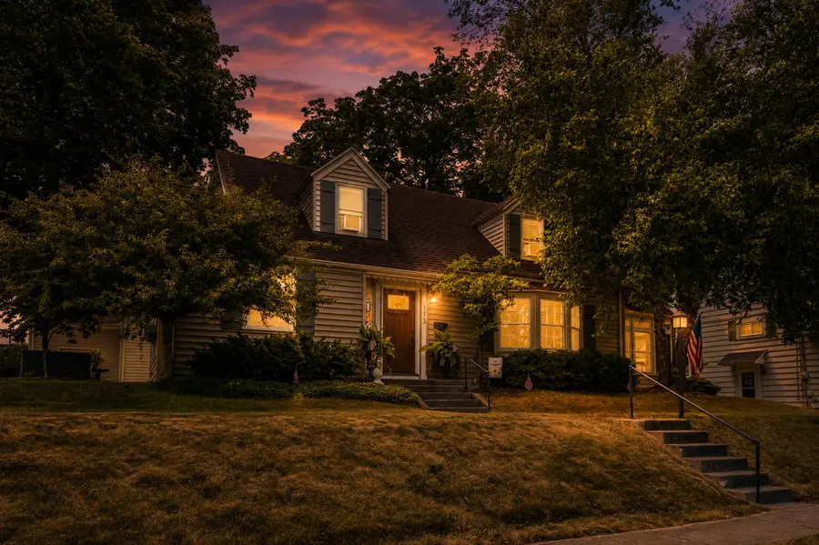 173 W Highland Ave, Burlington, WI 53105 - #2