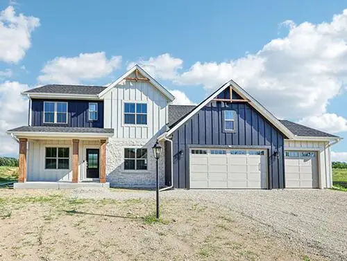 407 Ingleside Ct, Dousman, WI 53066 - #1