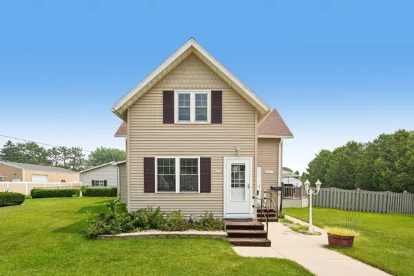 1212 Sixth St, Algoma, WI 54201