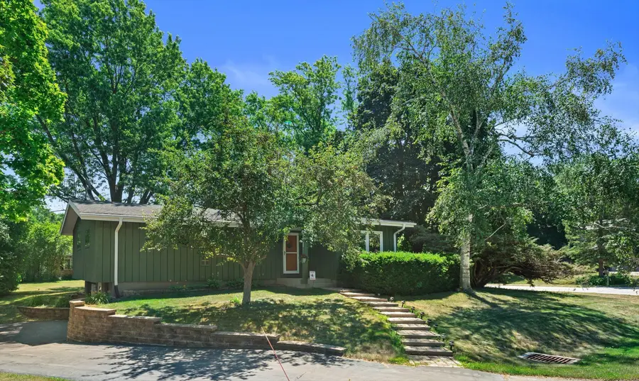 4880 S 37th St, Greenfield, WI 53221 - #2