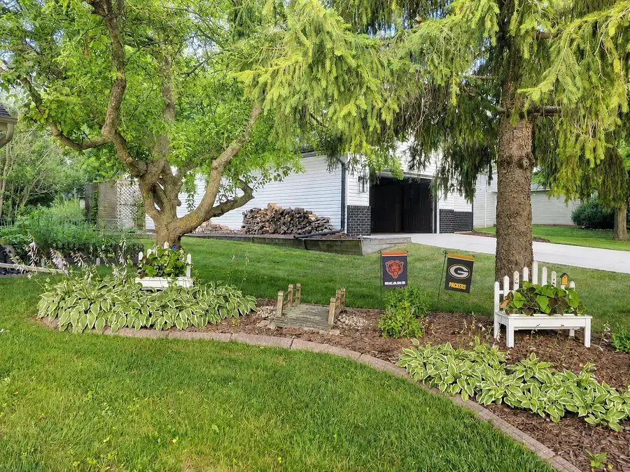 W163N10578 Ridgeview Ln, Germantown, WI 53022 - #3