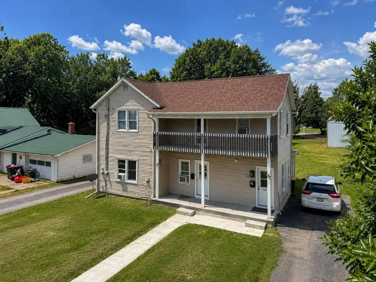 1309 2nd Main St, Elroy, WI 53929 - #1