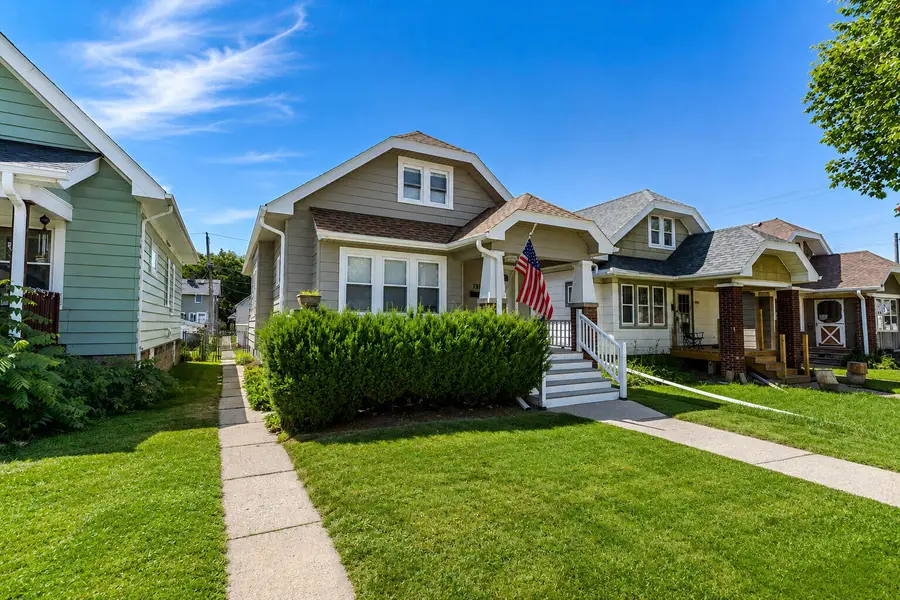 1917 S 71st St, West Allis, WI 53219 - #2