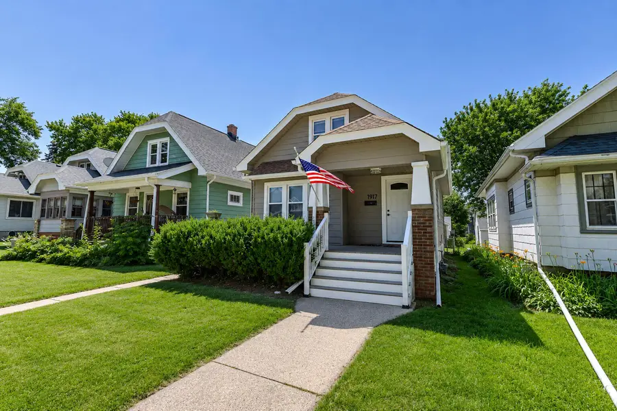 1917 S 71st St, West Allis, WI 53219 - #3