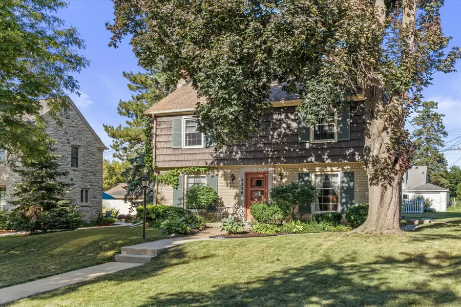 3376 S 44th St, Greenfield, WI 53219 - #2