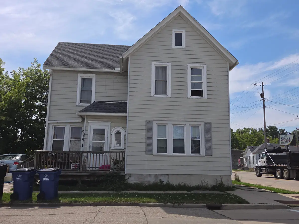 1654 Saint Clair St, Racine, WI 53402 - #1
