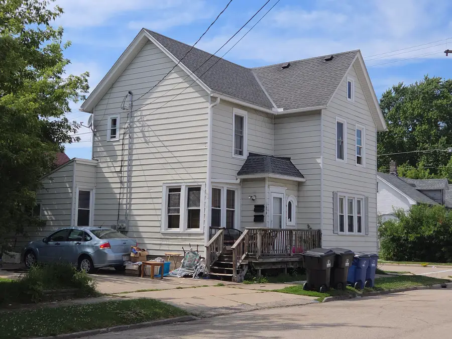 1654 Saint Clair St, Racine, WI 53402 - #2
