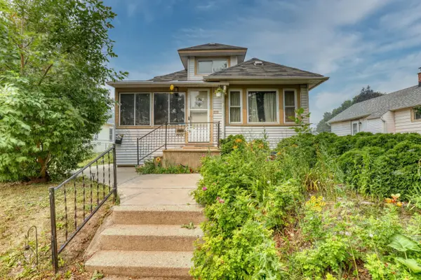 2213 S 74th St, West Allis, WI 53219