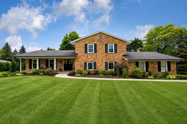 17965 Bolter Ln, Brookfield, WI 53045