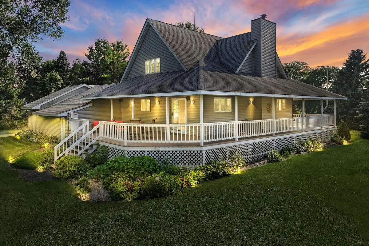 9225 160th Ave, Bristol, WI 53104 - #1