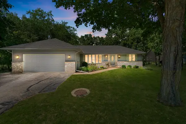 118 Hillview Rd, Delavan, WI 53191