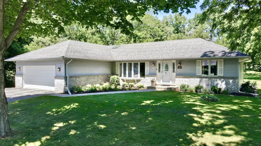 118 Hillview Rd, Delavan, WI 53191 - #2