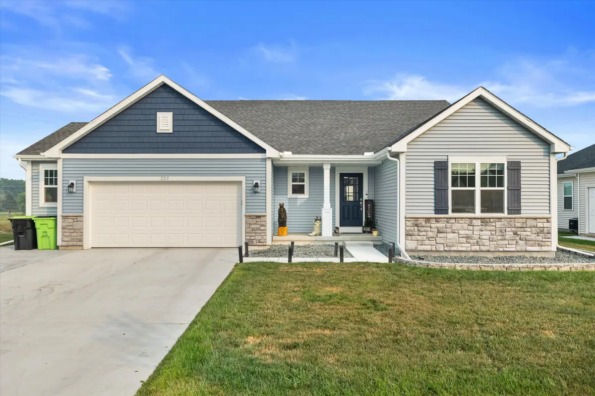 205 Mary Belle Ln, Beaver Dam, WI 53916 - #1