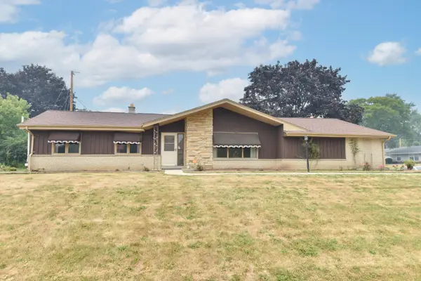 6843 N Park Manor Dr, Milwaukee, WI 53224
