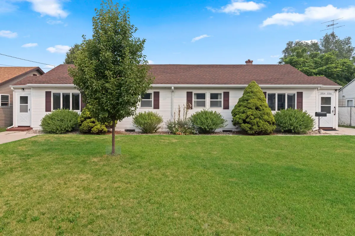 3316 Kete St, Manitowoc, WI 54220 - #1