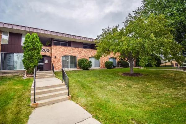4200 W Rivers Edge Cir, Milwaukee, WI 53209