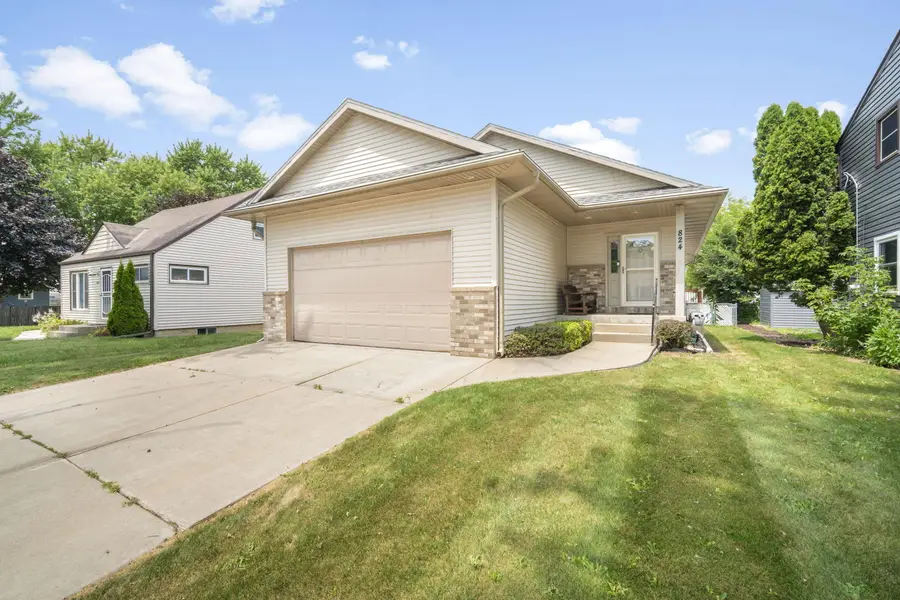 824 Columbia Ave, South Milwaukee, WI 53172 - #2