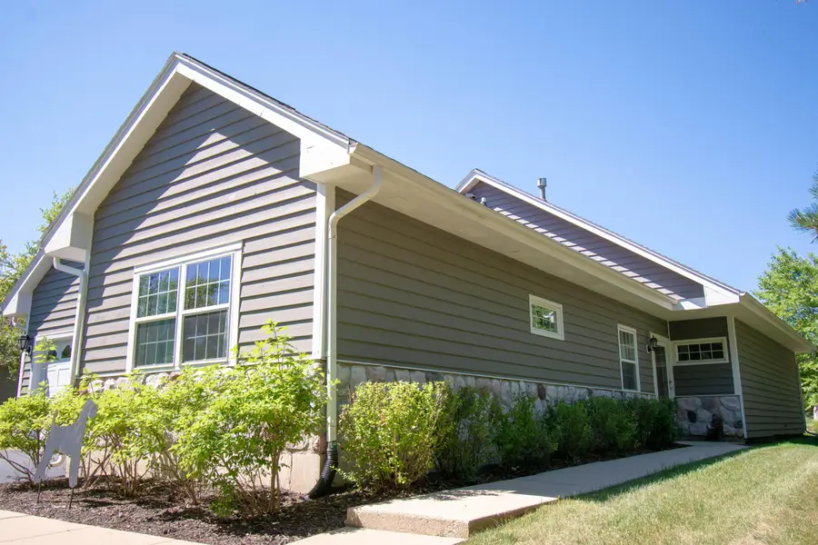1870 Golfview Dr, Geneva, WI 53147 - #2