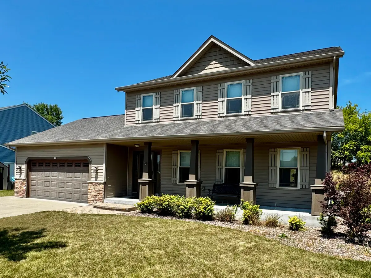 720 Summerset Dr, Johnson Creek, WI 53038 - #1