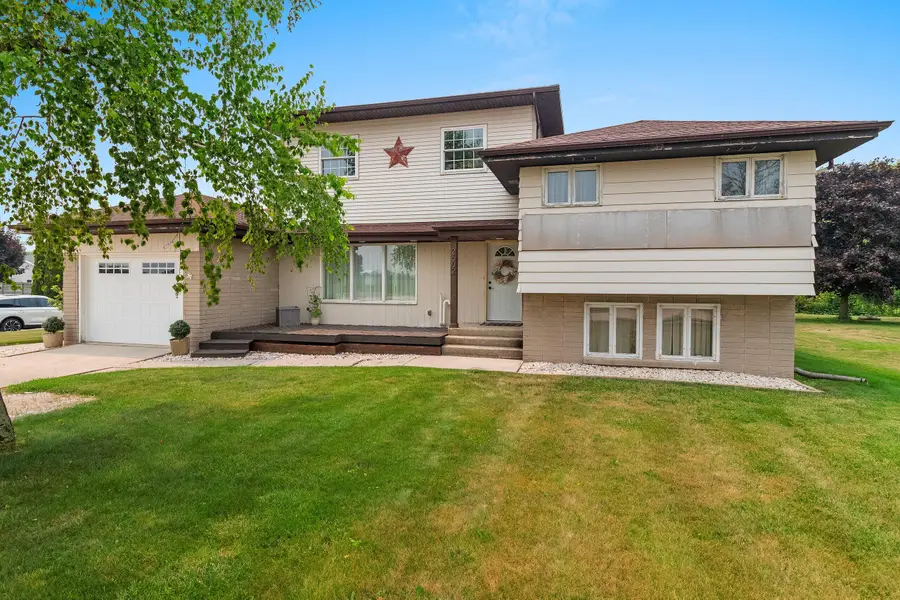 2502 Herman Rd, Manitowoc, WI 54220 - #2