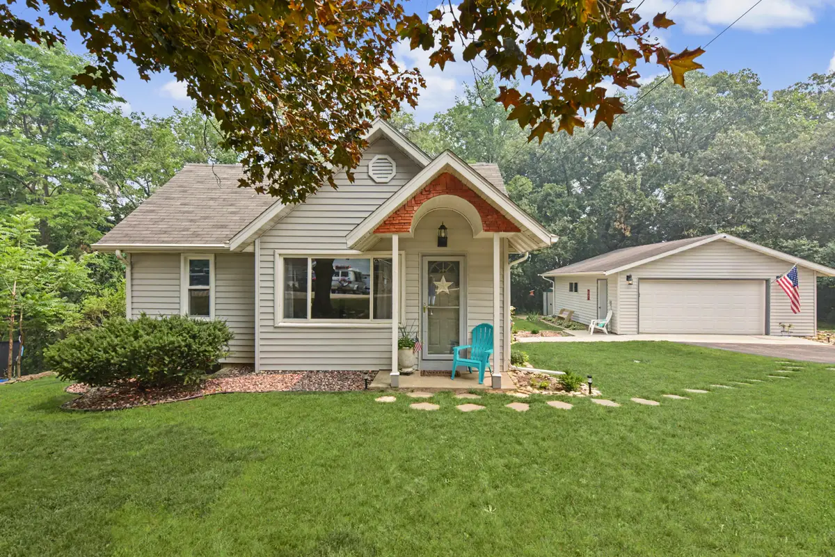 8055 Monroe St, Burlington, WI 53105 - #1