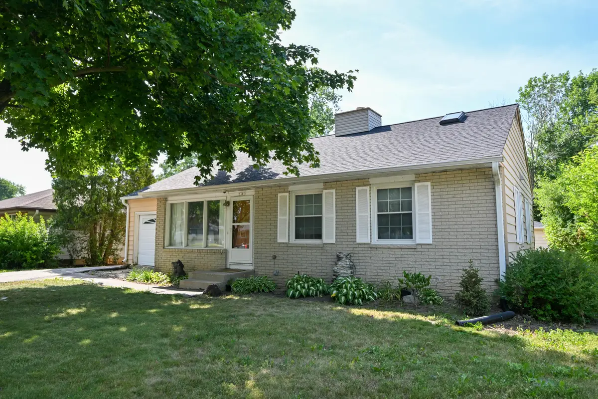 3301 W Parnell Ave, Milwaukee, WI 53221 - #1