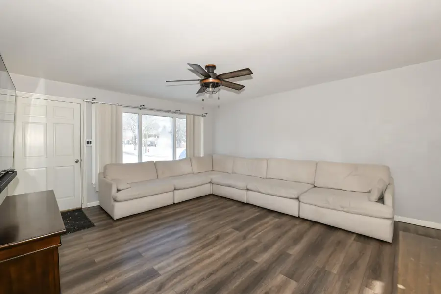 3301 W Parnell Ave, Milwaukee, WI 53221 - #3
