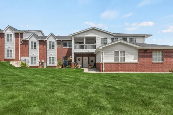8581 Lexington Pl, Pleasant Prairie, WI 53158