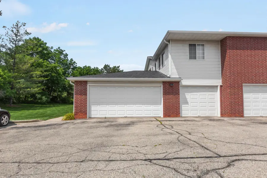 8581 Lexington Pl, Pleasant Prairie, WI 53158 - #3