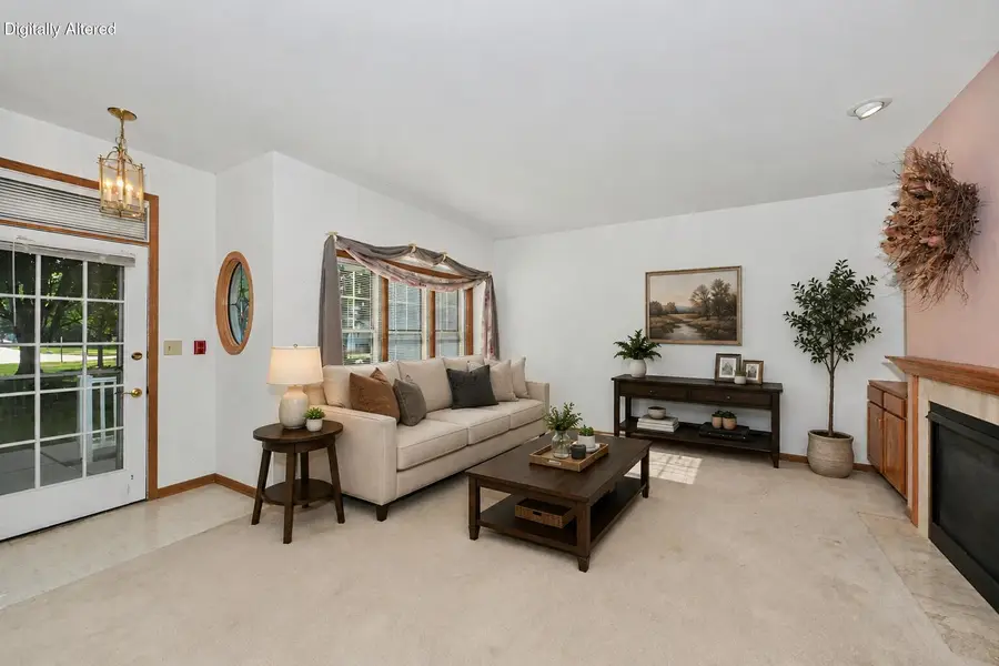 6235 S Creekside Dr, Cudahy, WI 53110 - #2