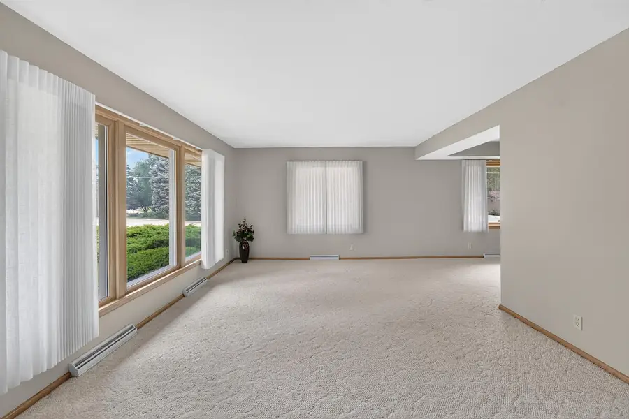 1217 Fairway Dr, Racine, WI 53405 - #3