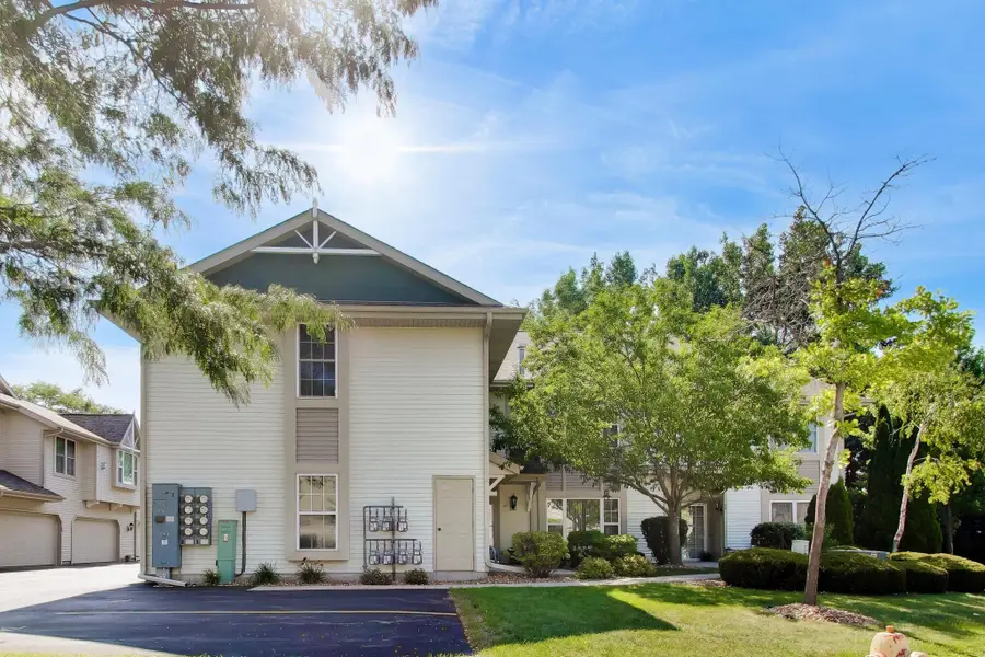 1519 92nd St, Sturtevant, WI 53177 - #3