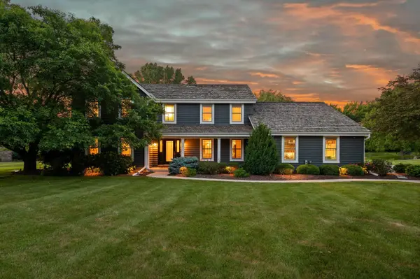 11912 N Lantern Ln, Mequon, WI 53092