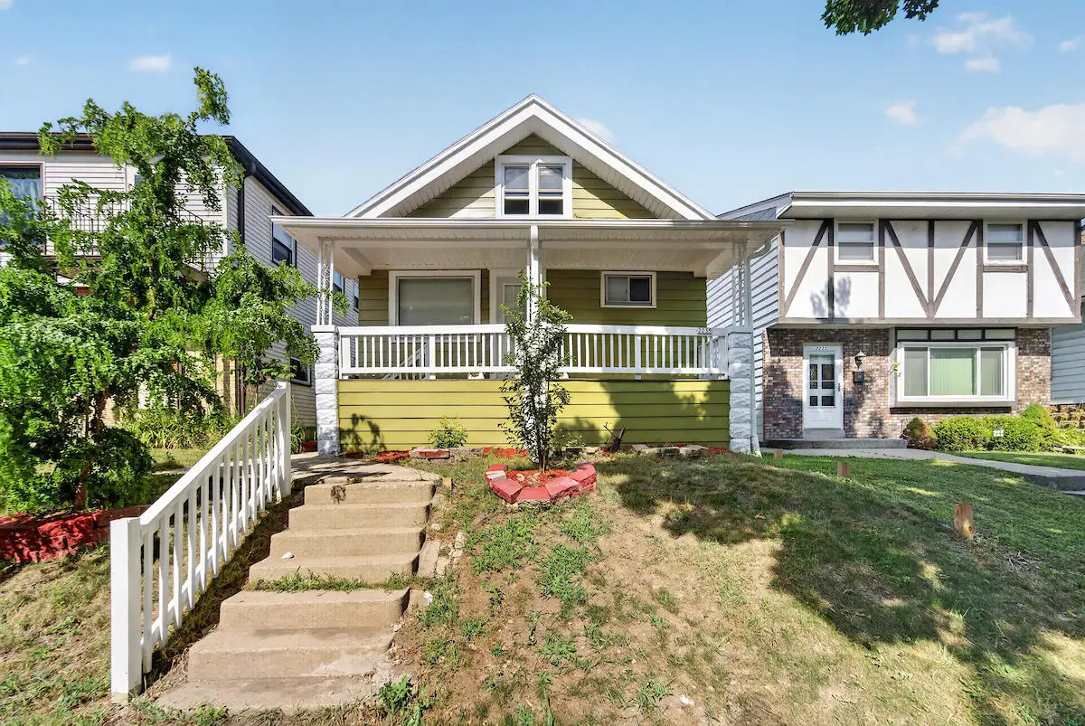 2239 S 59th St, West Allis, WI 53219 - #1