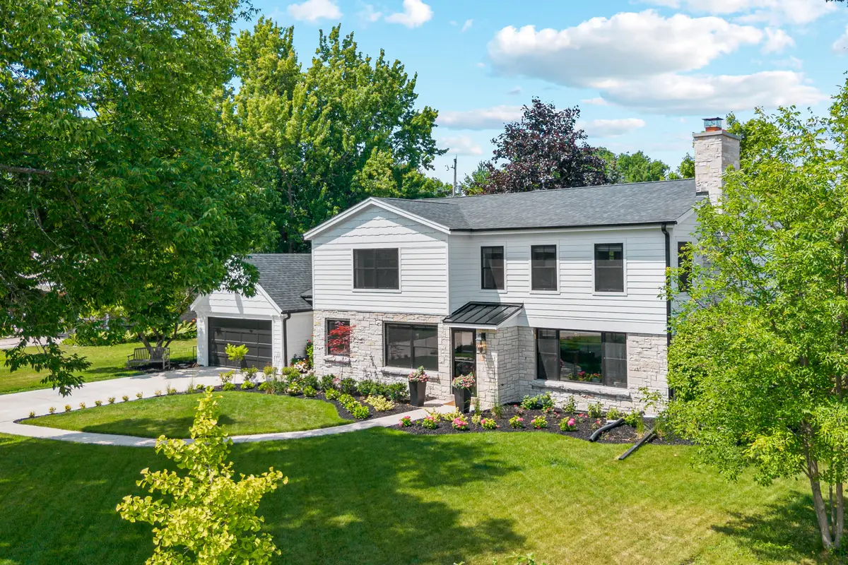 7137 N Santa Monica Blvd, Fox Point, WI 53217 - #1