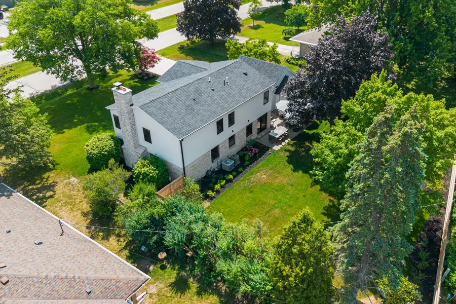 7137 N Santa Monica Blvd, Fox Point, WI 53217 - #3