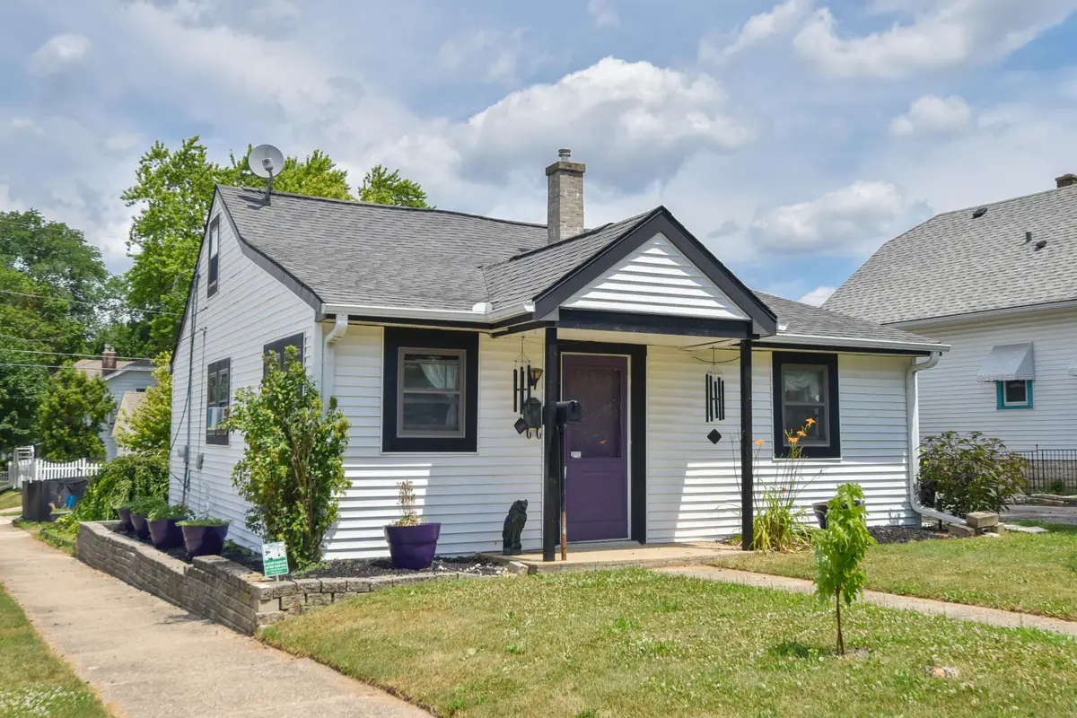 152 Wilson Ave, Waukesha, WI 53186 - #1