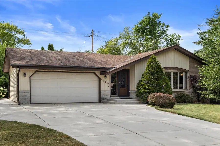 6265 S 38th St, Greenfield, WI 53221 - #2
